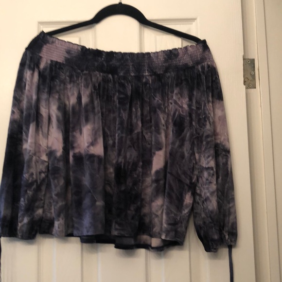 Soft velour feel off shoulder blouse - Picture 3 of 3